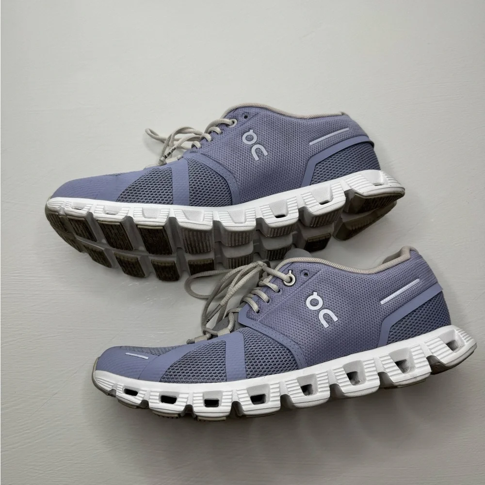 On Cloud Women's Athletic Shoes in Purple and White - Picture 5 of 7